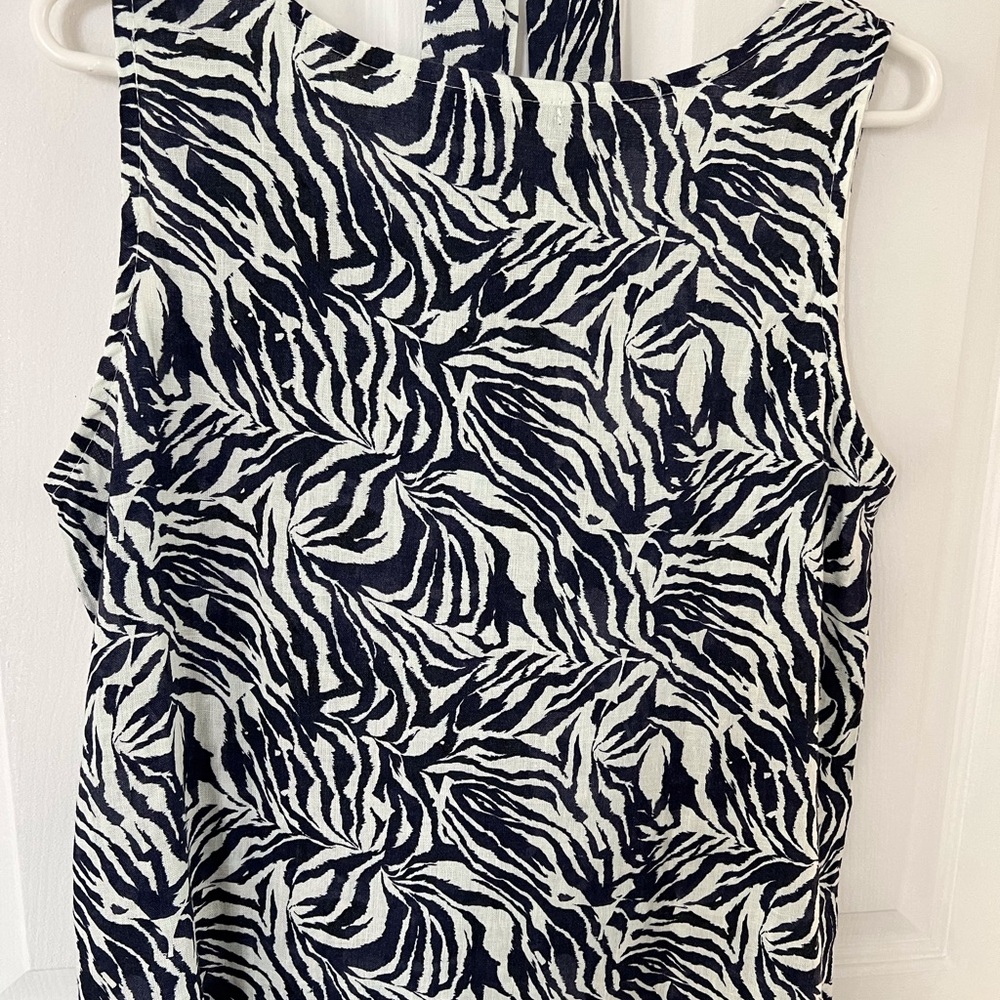 Linen short sleeved ladies top